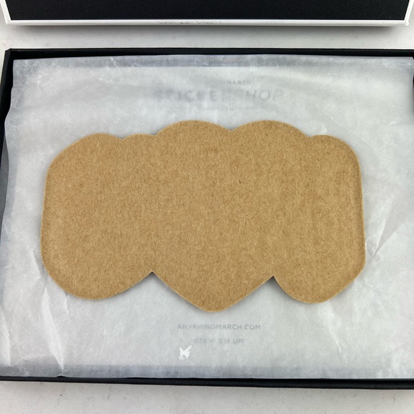 Brand New Anya Hindmarch Giant Leather StickerShop Sticker I❤️U - Picture 2 of 4